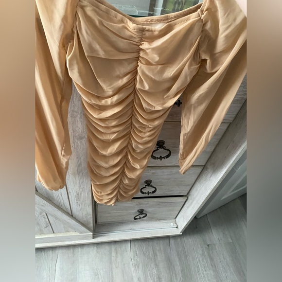 Dress with scrunched sides - Picture 3 of 4